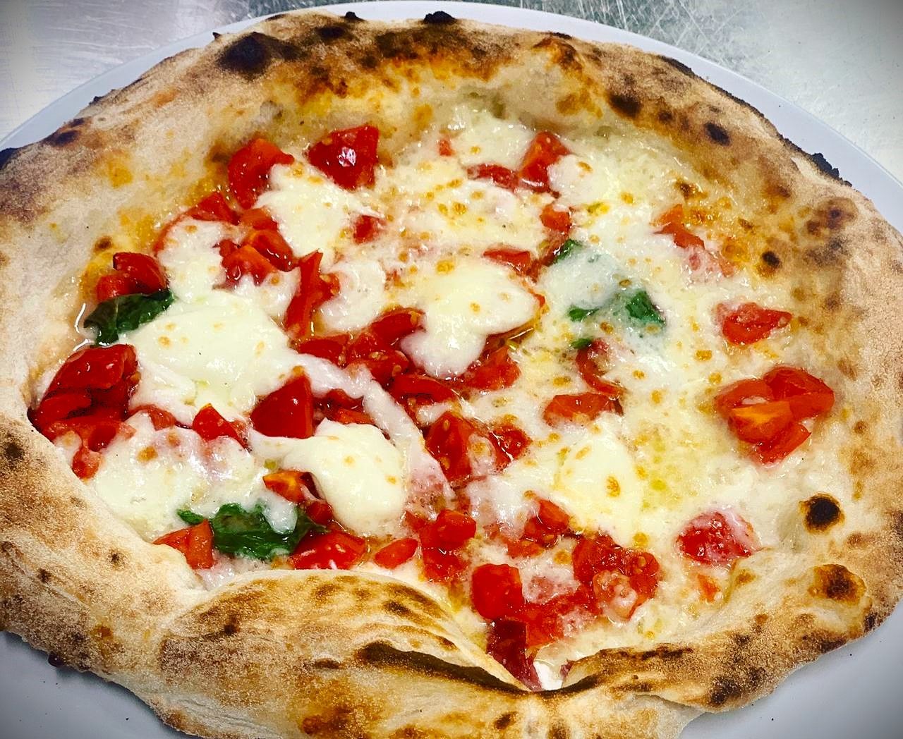 Pizza napoletana Dai 2 Scugnizzi Ferrara
